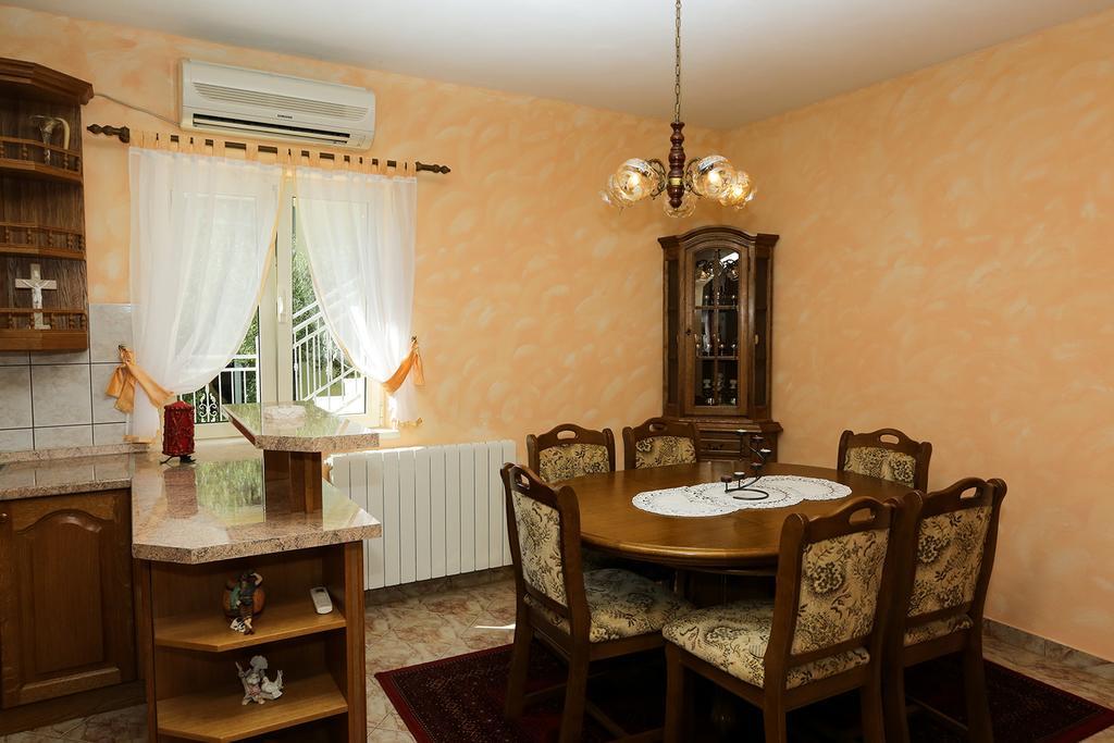 Apartments Manda Supetar Bagian luar foto