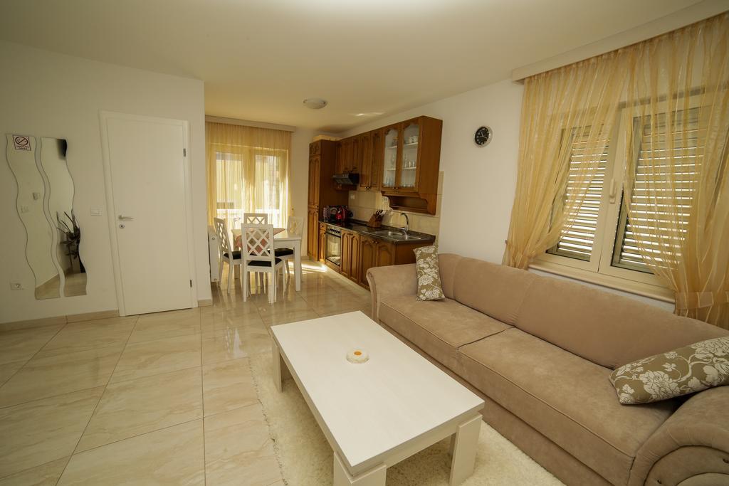 Apartments Manda Supetar Bagian luar foto